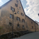 Fassade vor der Renovierung in Arzlohe 2019.jpg